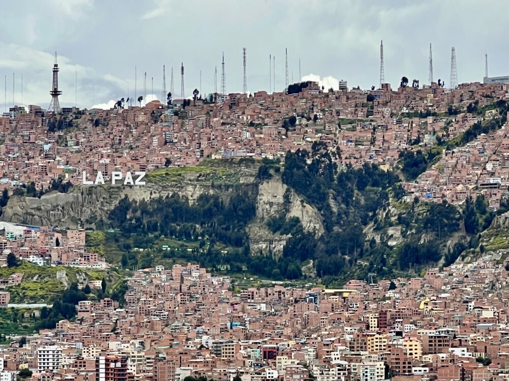 Guide to La Paz, Bolivia | The Common Traveler | image: view of La Paz from Mirador Killi Killi