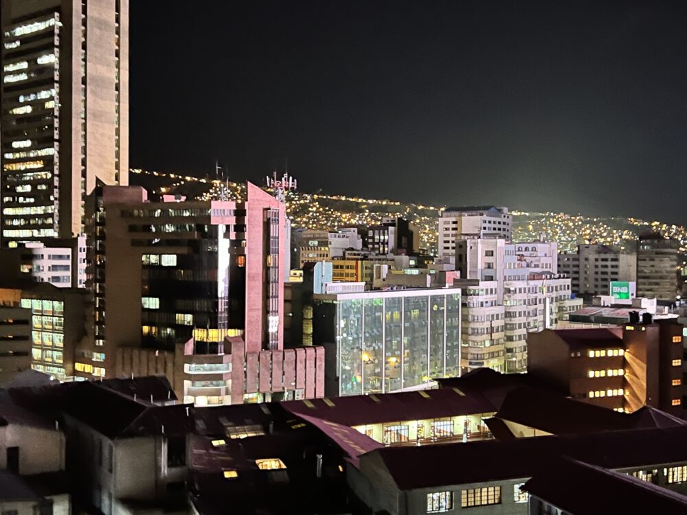 Guide to La Paz, Bolivia | The Common Traveler | image: night skyline of La Paz