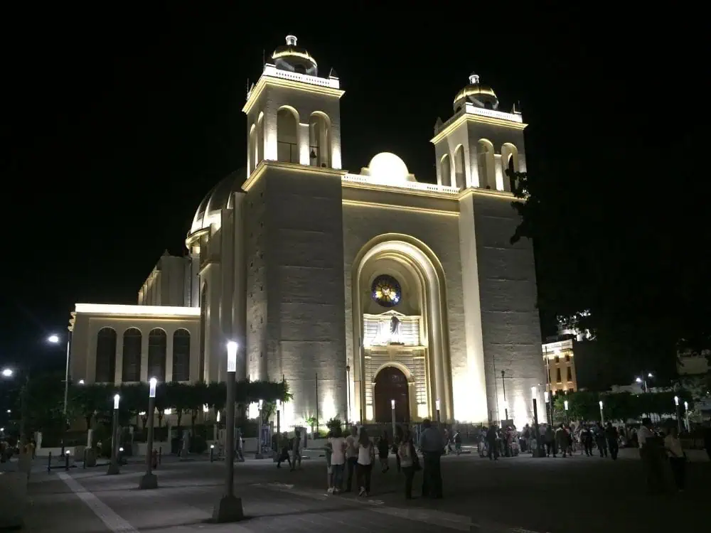 What to Do in San Salvador | The Common Traveler | image: National Cathedral, white church, lit up at night