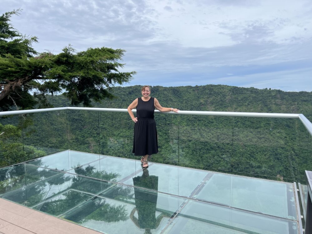 What to Do in San Salvador | The Common Traveler | image: woman in black dress on observation platform in El Boqueron
