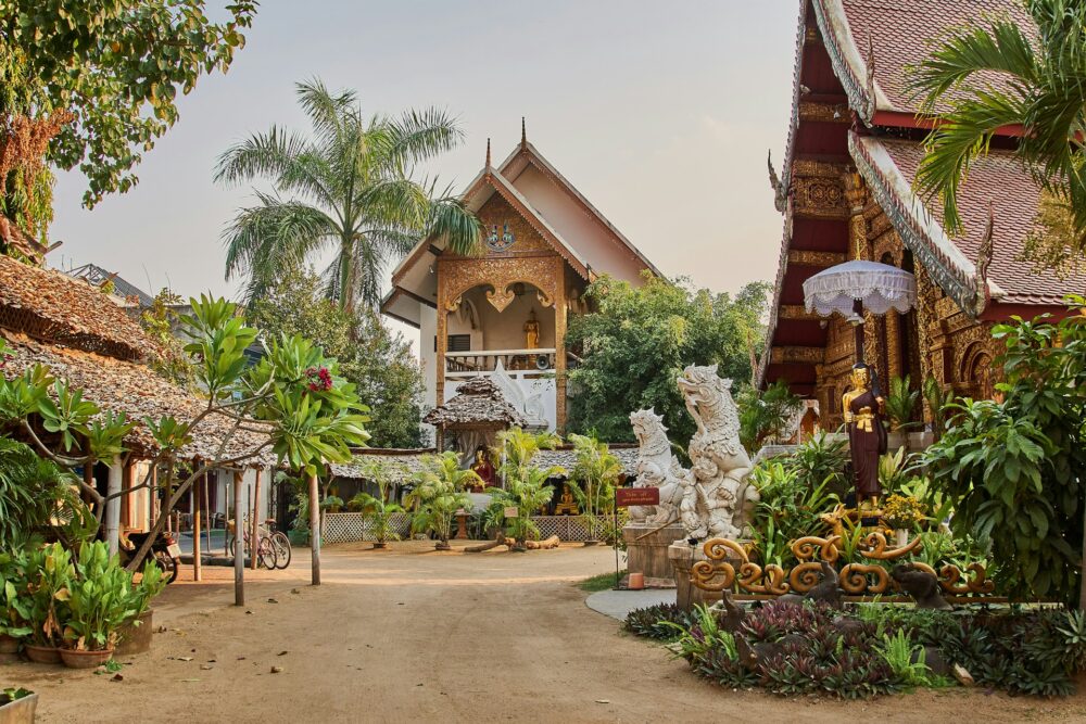 Relaxing Thailand Itinerary | The Common Traveler | image: brown wooden buildings in Chiang Mai