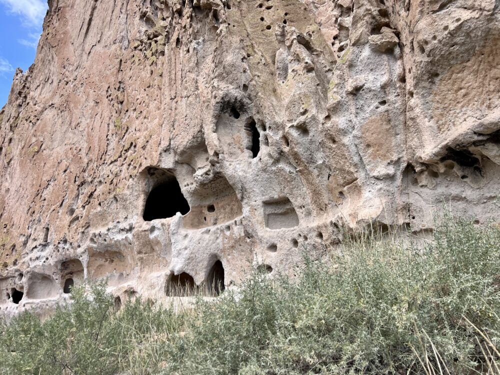 Bandelier National Monument is Amazing | The Common Traveler | image: cliff dwellings